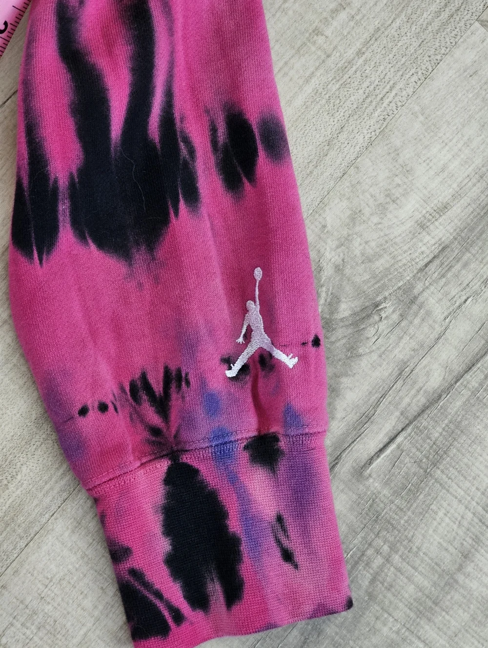 Jordan Tie-Dye Pullover Hoodie in Blue, Dark Blue & Pink - Picture 5 of 8